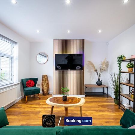 דירות מנצ'סטר Cosy 3-Bed House, Garden & Free Parking In Stretford מראה חיצוני תמונה
