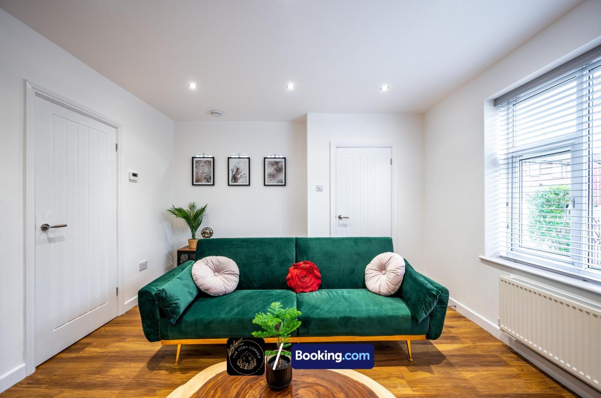 דירות מנצ'סטר Cosy 3-Bed House, Garden & Free Parking In Stretford מראה חיצוני תמונה