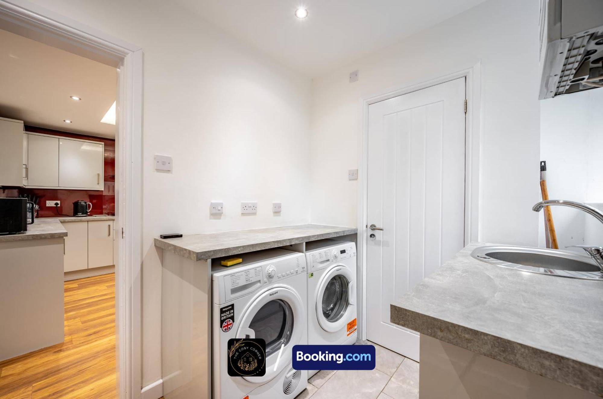 דירות מנצ'סטר Cosy 3-Bed House, Garden & Free Parking In Stretford מראה חיצוני תמונה