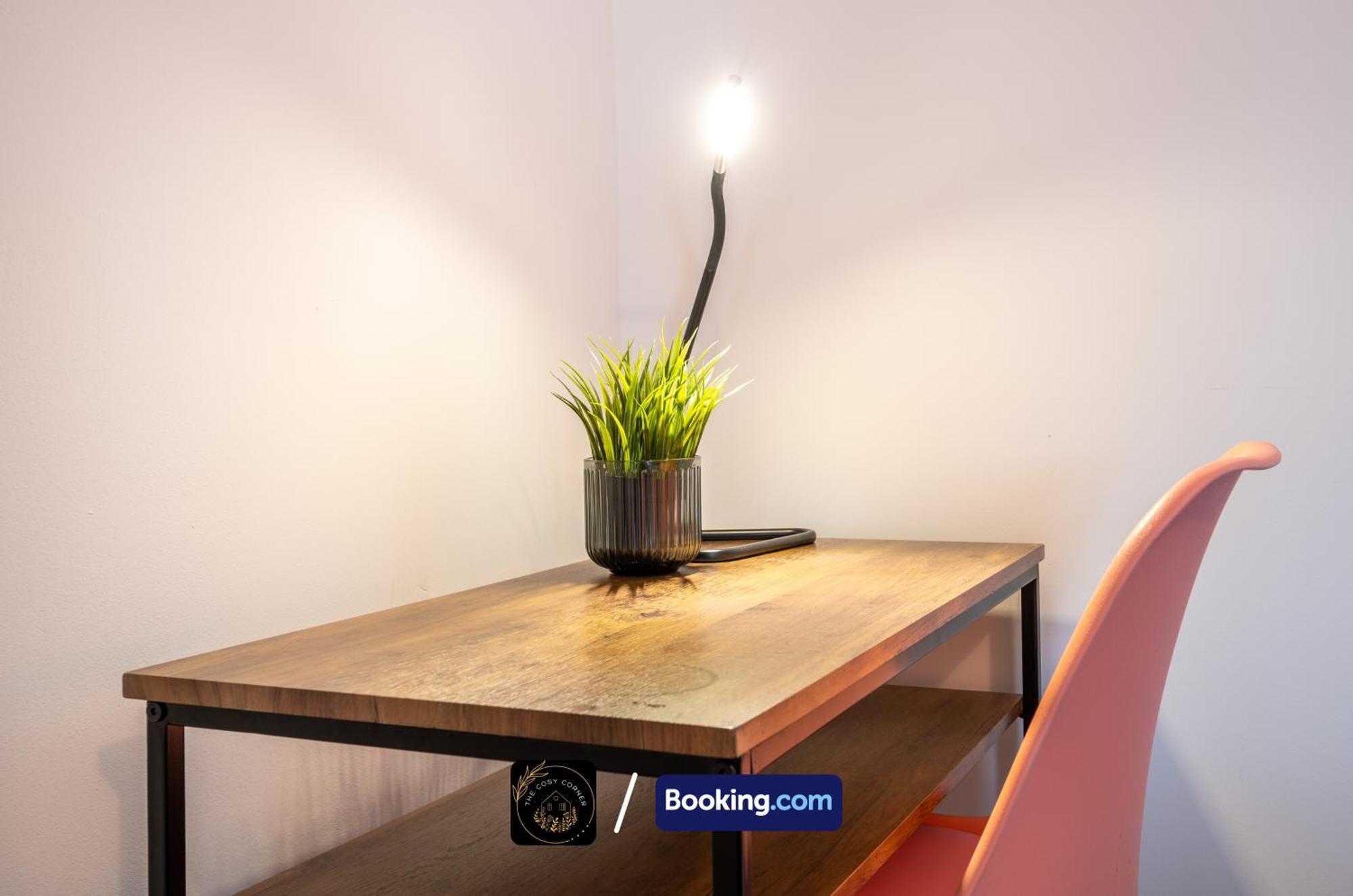 דירות מנצ'סטר Cosy 3-Bed House, Garden & Free Parking In Stretford מראה חיצוני תמונה