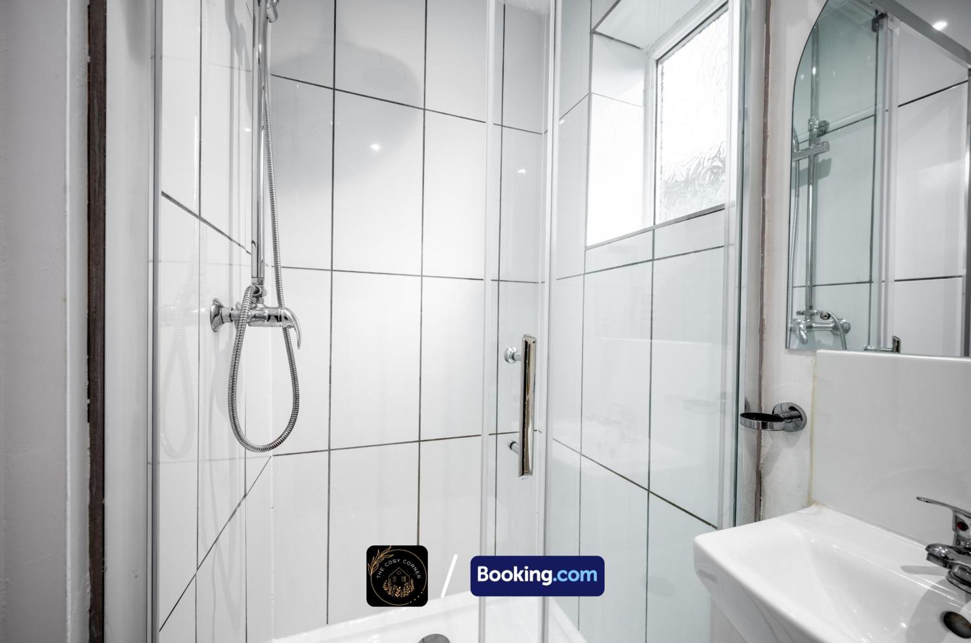 דירות מנצ'סטר Cosy 3-Bed House, Garden & Free Parking In Stretford מראה חיצוני תמונה