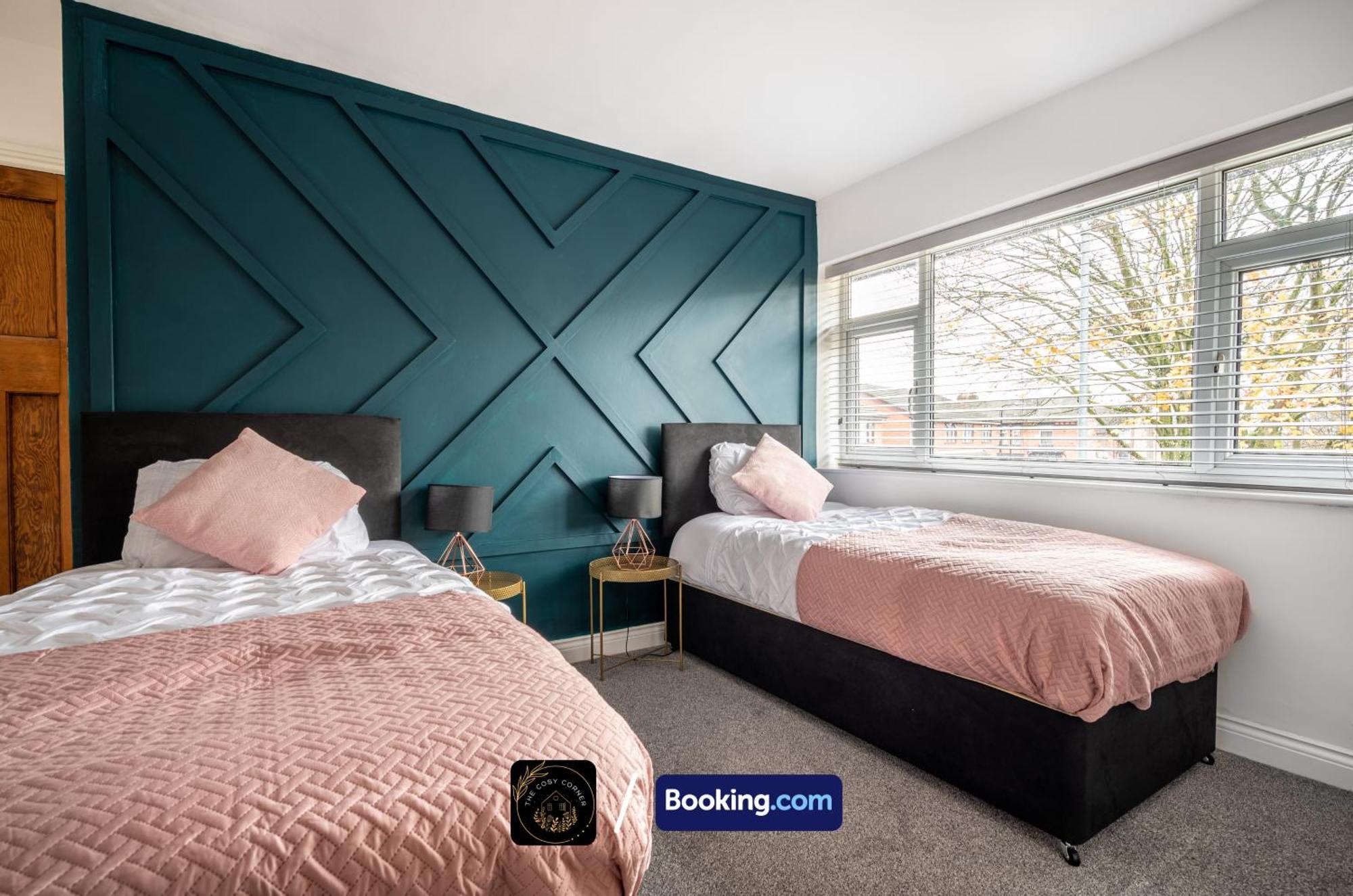 דירות מנצ'סטר Cosy 3-Bed House, Garden & Free Parking In Stretford מראה חיצוני תמונה