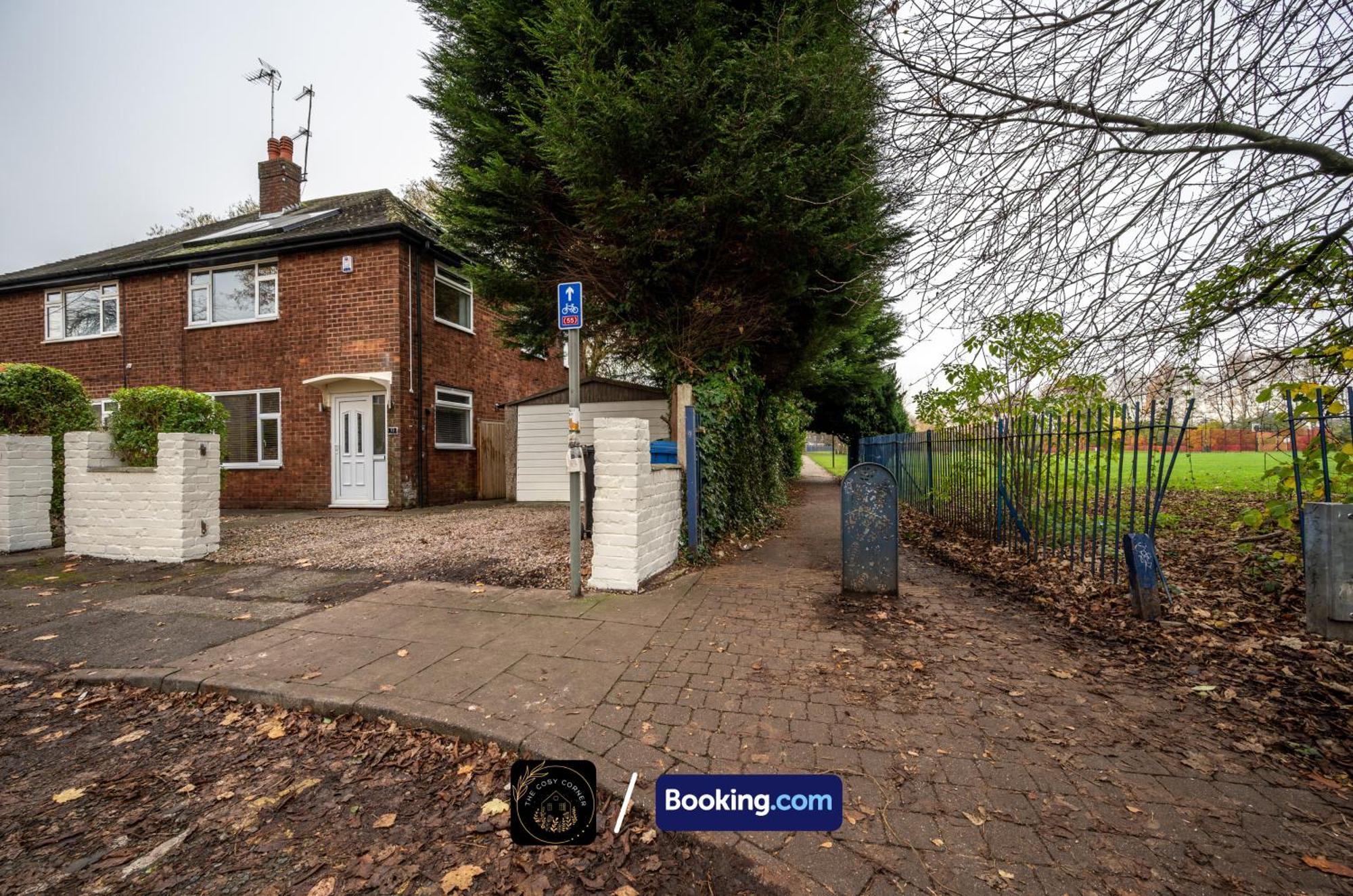 דירות מנצ'סטר Cosy 3-Bed House, Garden & Free Parking In Stretford מראה חיצוני תמונה