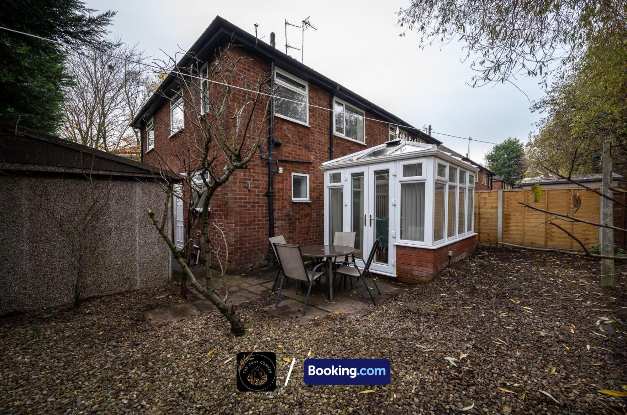 דירות מנצ'סטר Cosy 3-Bed House, Garden & Free Parking In Stretford מראה חיצוני תמונה